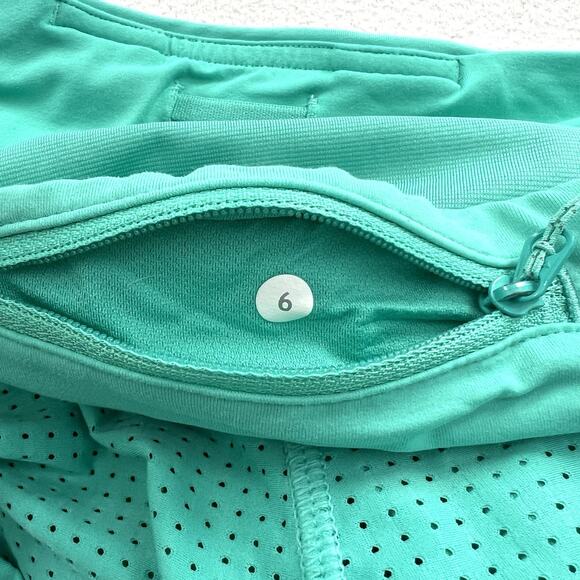 Lululemon Bali Breeze Teal Green Mesh Luxtreme 4-Way 2.5" Run Speed Short 6 - Picture 9 of 10